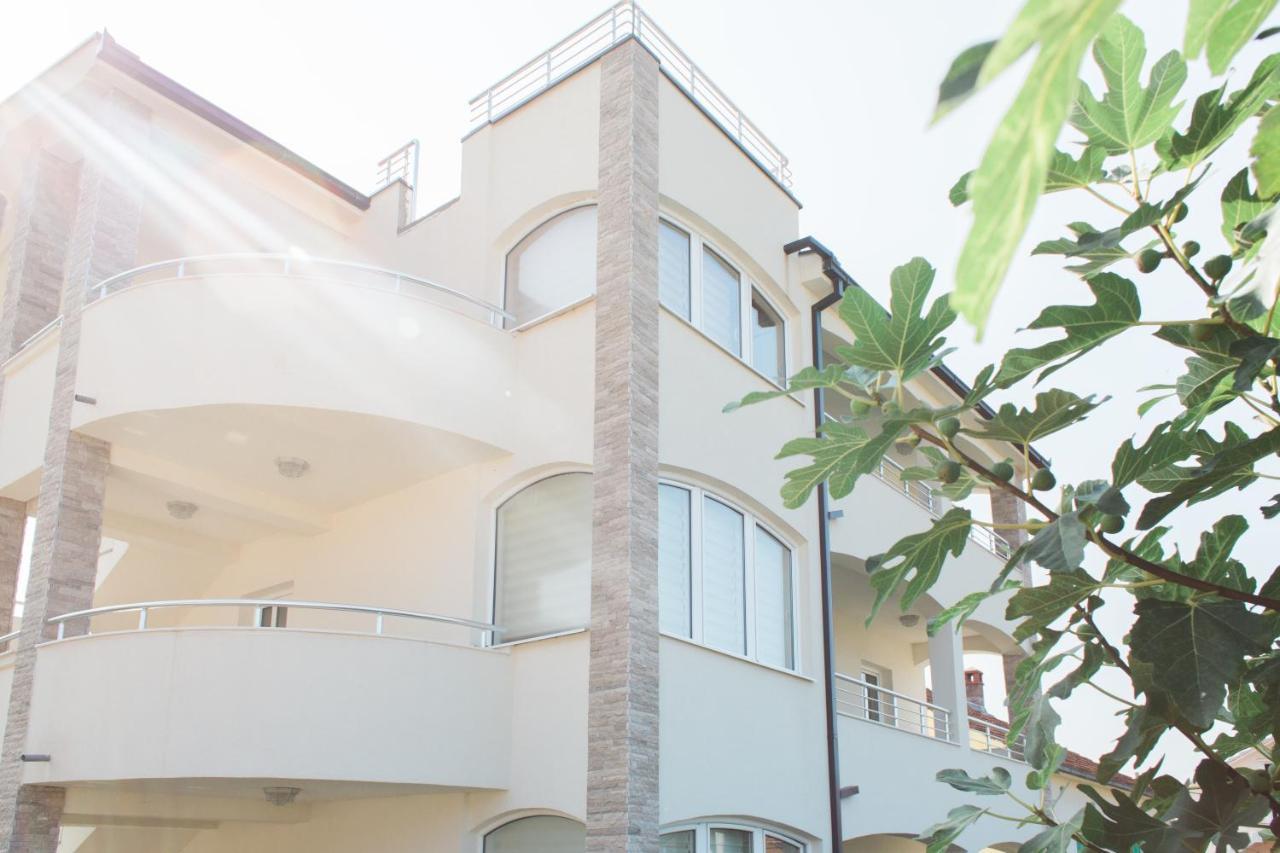 Apartmani Tripovic Tivat Exterior photo
