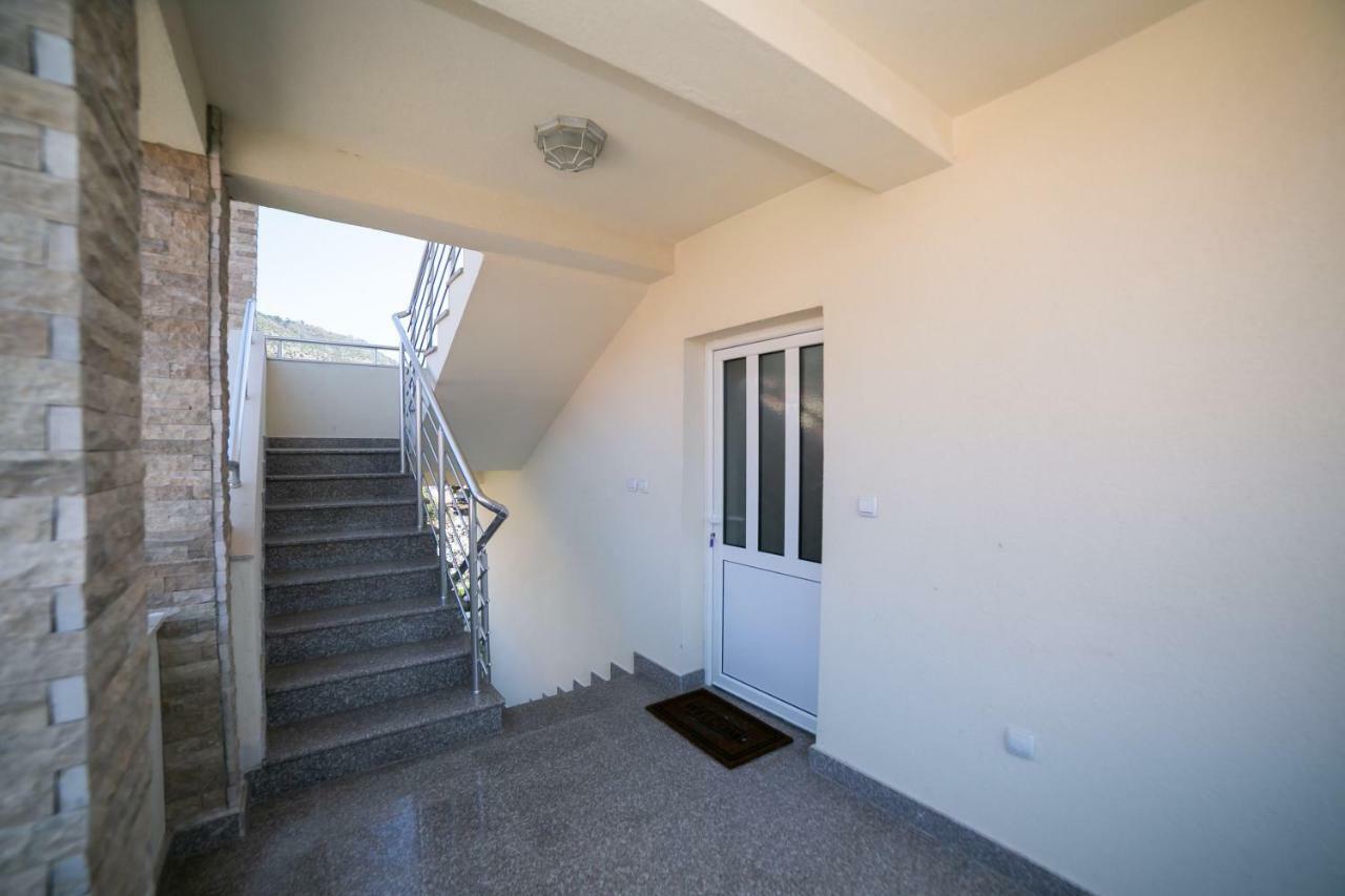 Apartmani Tripovic Tivat Exterior photo
