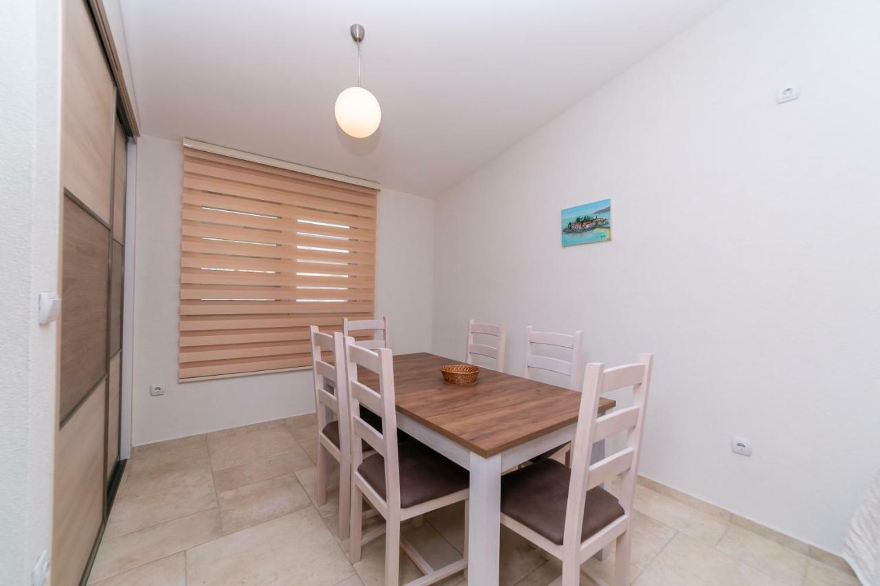 Apartmani Tripovic Tivat Exterior photo