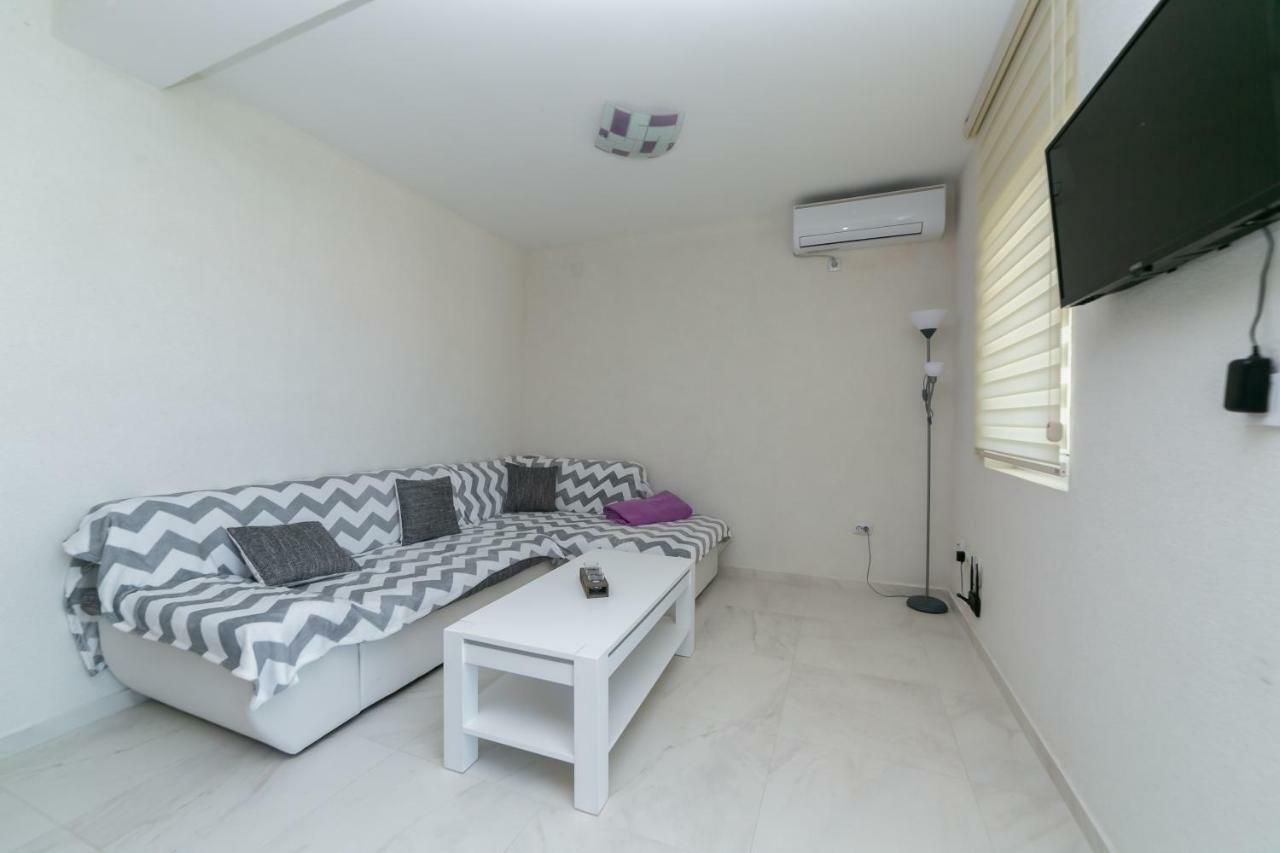 Apartmani Tripovic Tivat Exterior photo