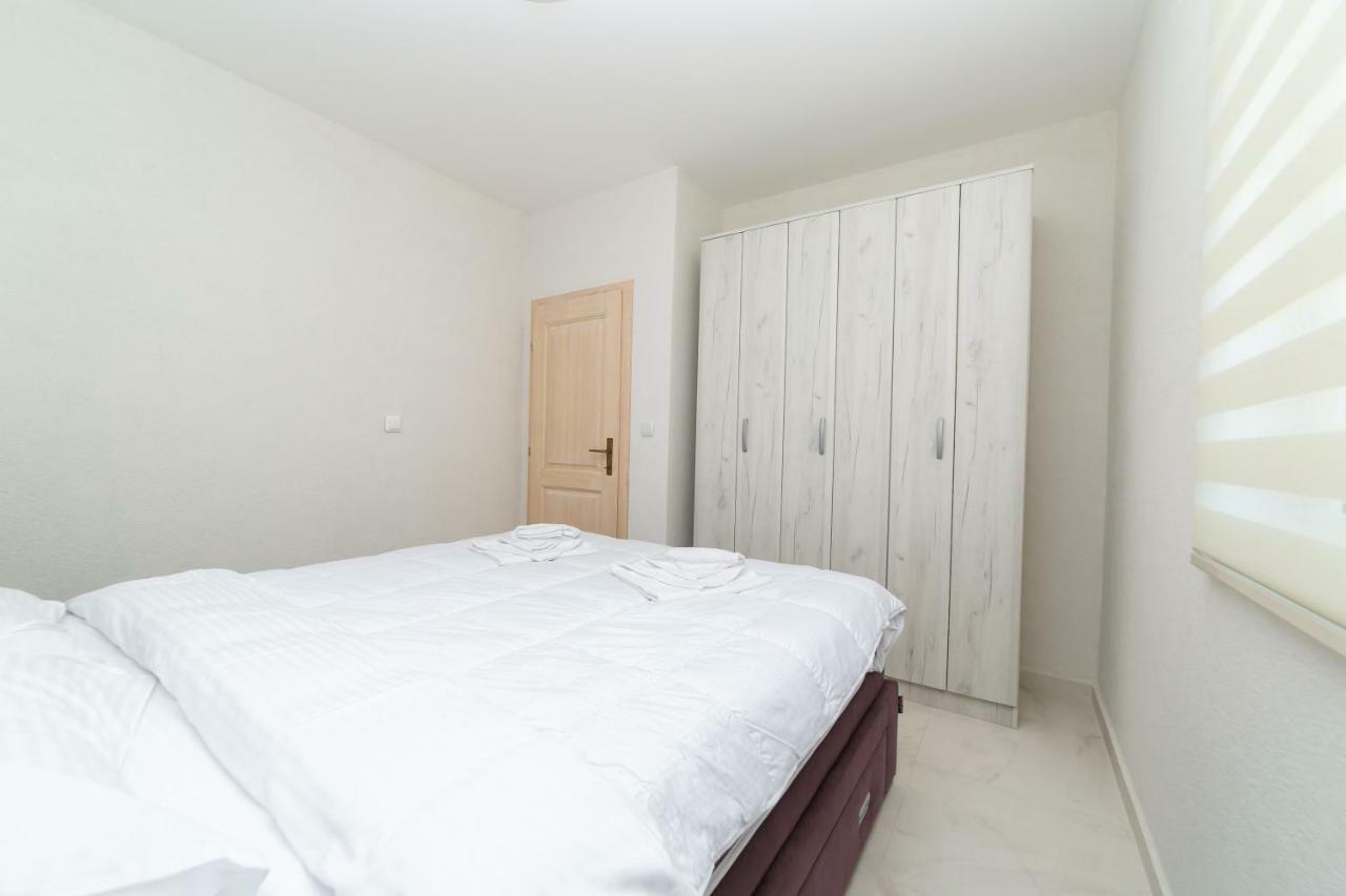 Apartmani Tripovic Tivat Exterior photo