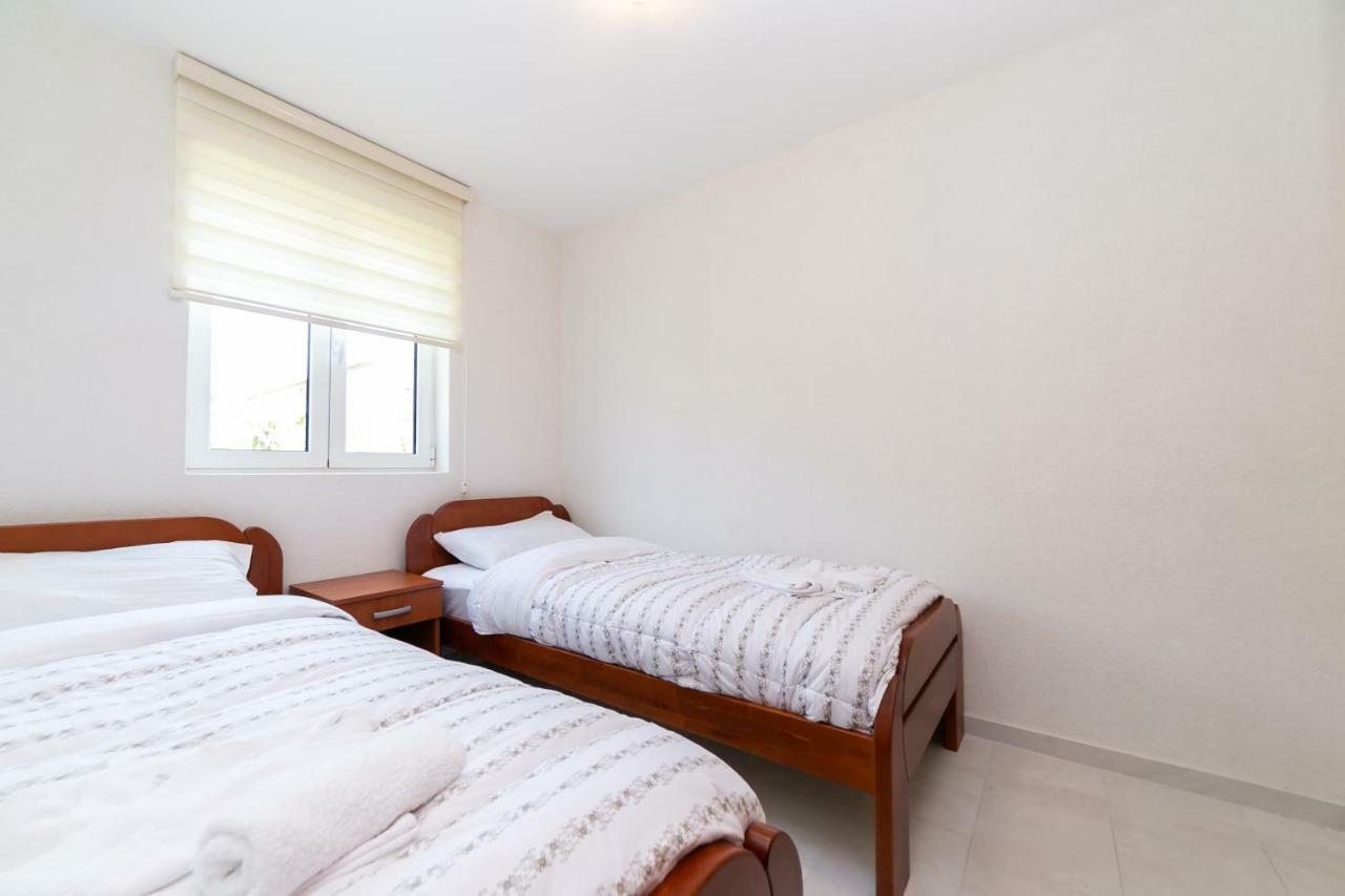 Apartmani Tripovic Tivat Exterior photo