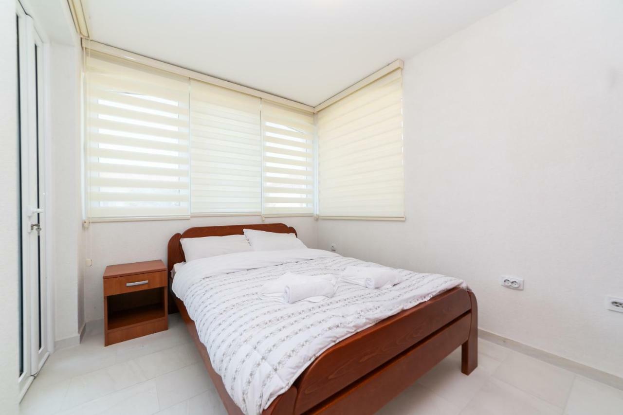 Apartmani Tripovic Tivat Exterior photo