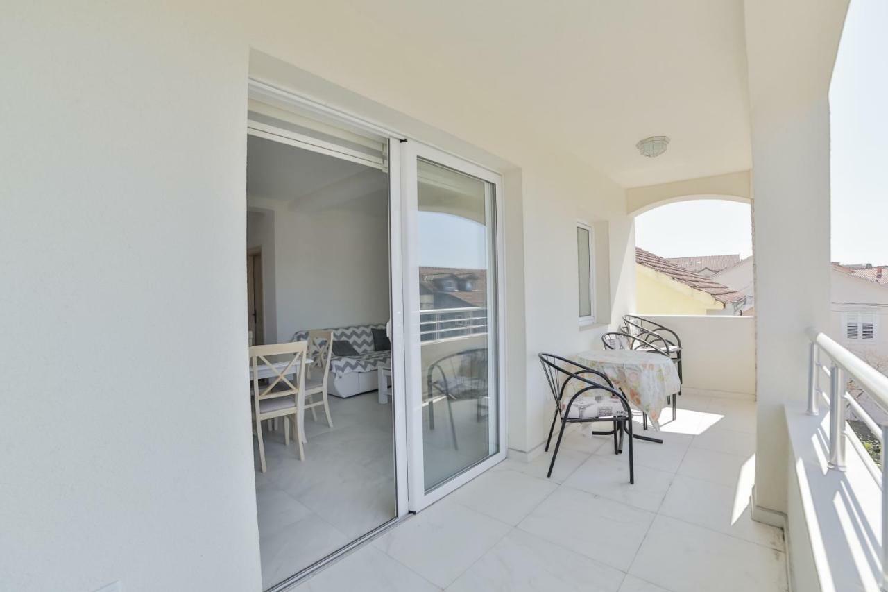 Apartmani Tripovic Tivat Exterior photo